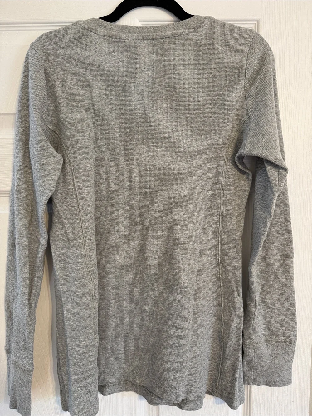 Nike Girls' Gray Long-Sleeve Henley Tee